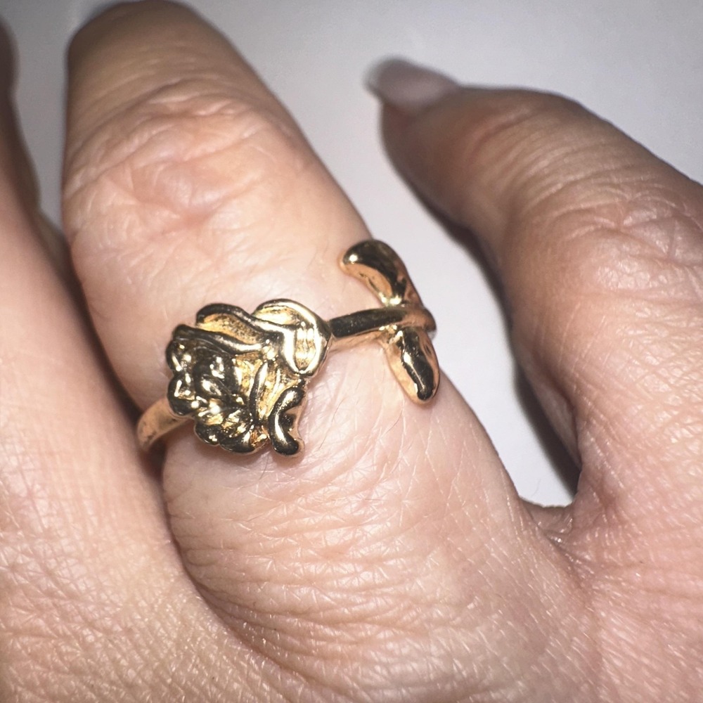Gold Tone Rose Flower Leaf Band Ring Womens Size 6 Statement Floral Bohemian